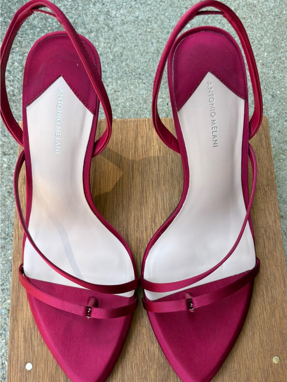 ANTONIO MELANI Satin Toe Thong Garnet Pointed Slingback Heels Size 9.5